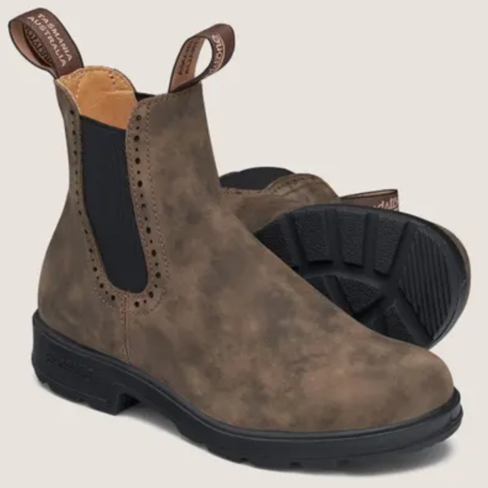 NWT Blundstone 1351 WOMEN'S ORIGINALS
HIGH TOP BOOTS - RUSTIC BROWN